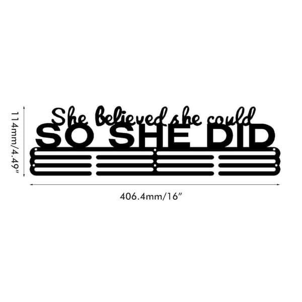 Väggmonterad medaljdisplay \"She Believed She Could So She Did\" Rostfritt stål Rymmer 70 sportmedaljer