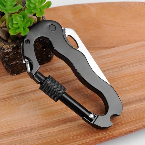 Multifunktionel riffel med kniv, skruetrækker og flaskeåbner til camping og vandreture