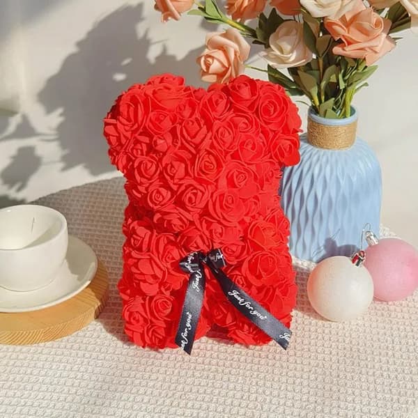 Håndlaget rosa bamse - 25 cm kunstig rosebjørn (rød)