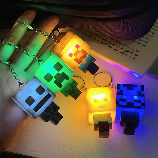 Minecraft-tema LED-upplyst nyckelring, Pixel Cube Spelkaraktär Nyckelring, Flerfärgsalternativ Samlarobjekt Väskberlock Enderman