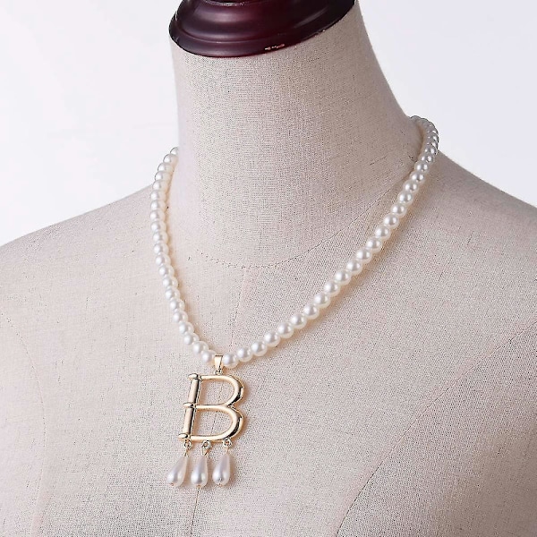 Falsk pärlhalsband i stil med Anne Boleyn
