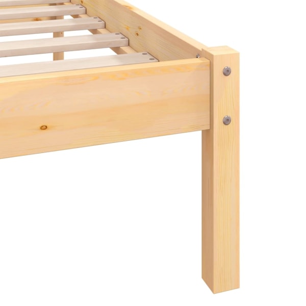 vidaXL Sängram massiv furu 140x200 cm Brun