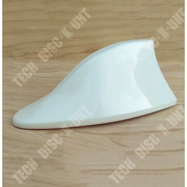 Radio TD® antenne med integreret radiosignal ligne i bilens modificerede hajfinne.