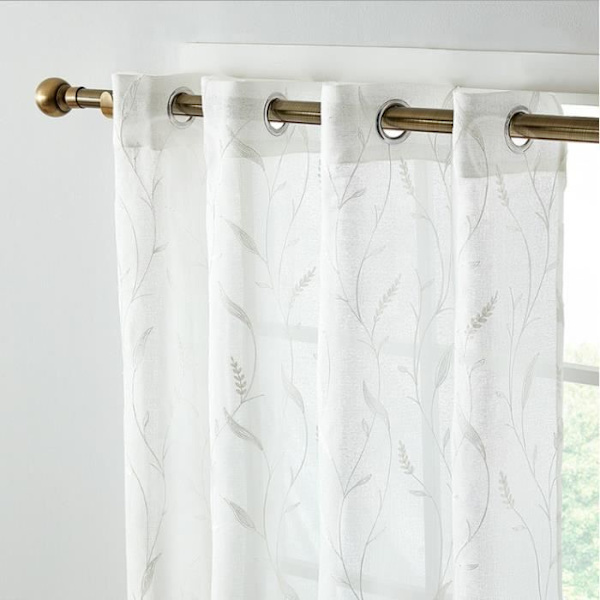CONFO® Balkonvinduer med myggenet, stuegardiner, broderede Dolly myggenet, vinduesgardiner der slipper lys ind.