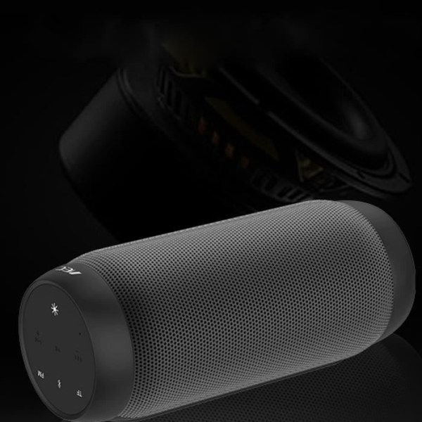 Langaton, valaistu Bluetooth-kaiutin, värikäs RGB ulkoilmakäyttöön, sylinterimäinen subwoofer.