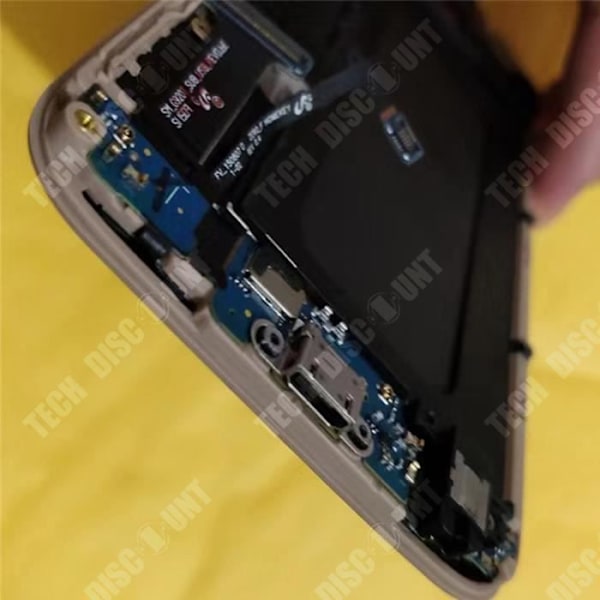 TD® Sopii Samsung S6 G920 -puhelimen kosketusnäytölle, LCD-näyttö koko LCD-kehyksellä kullassa.