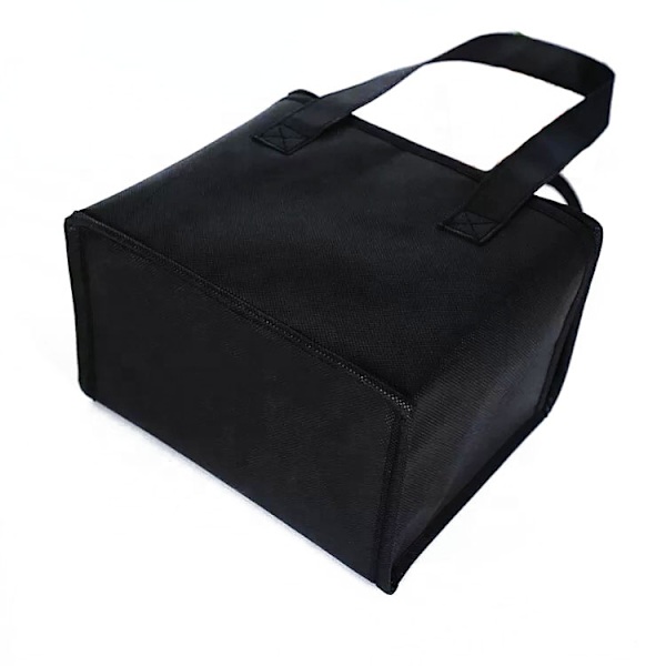 Sort isoleret taske 21 cm x 14 cm x 17 cm