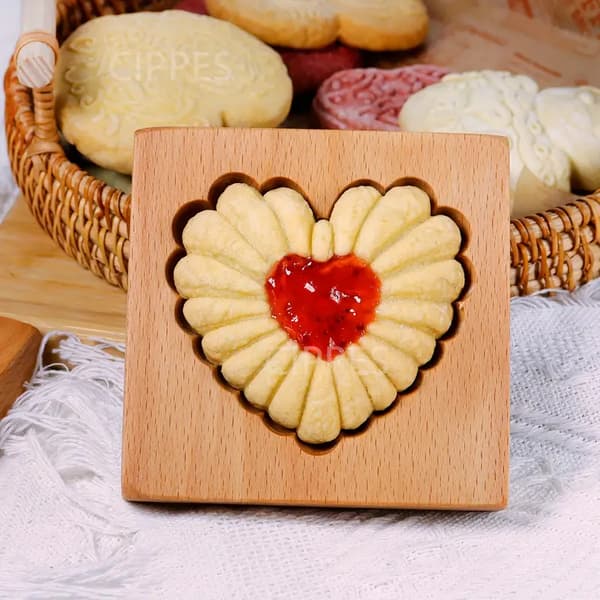 Isterningebakke i træ - hjerteform, til jul, Thanksgiving, Valentinsdag
