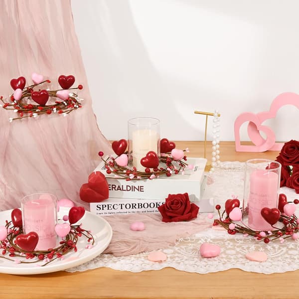 Bitar av röda och rosa ljusringar, hjärtformade bärljushållarringar, 24 cm breda
