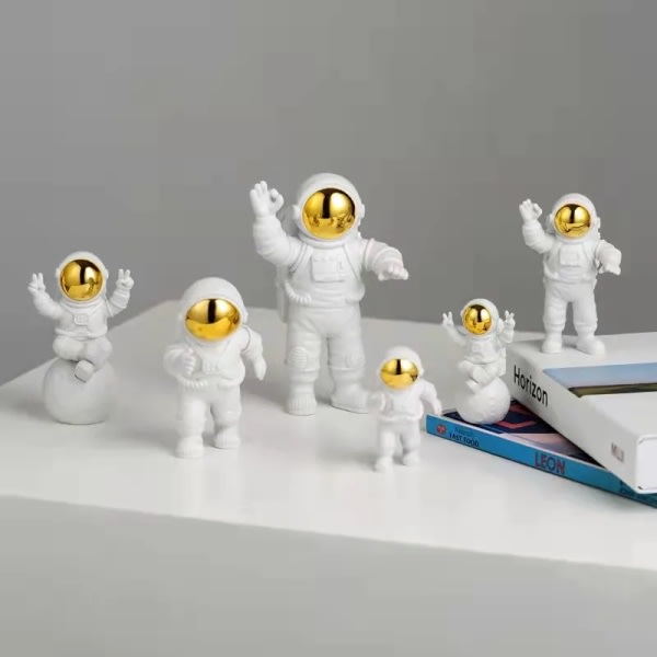 Rymdman Actionfigurer Månen Astronaut Statyett Dekorationsmodell Kreativ Söta leksaker Hem Skrivbord Dekor Kosmonaut Ornament Present