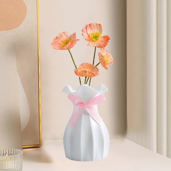 Minimalist Plastic Bottle Wedding Candy Box Personalized European Lace Plastic Vase White