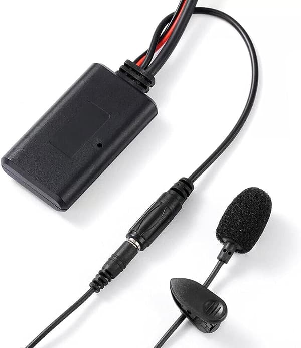 Bluetooth AUX -äänisovitinmusiikkikaapelimoduuli mikrofonilla
