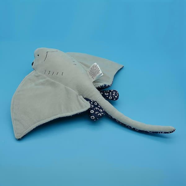 Ocean Devil Ray Docka Barnsäng Sovande Rocka Kudde Söt Docka Väska Plysch Hänge-lingling}
