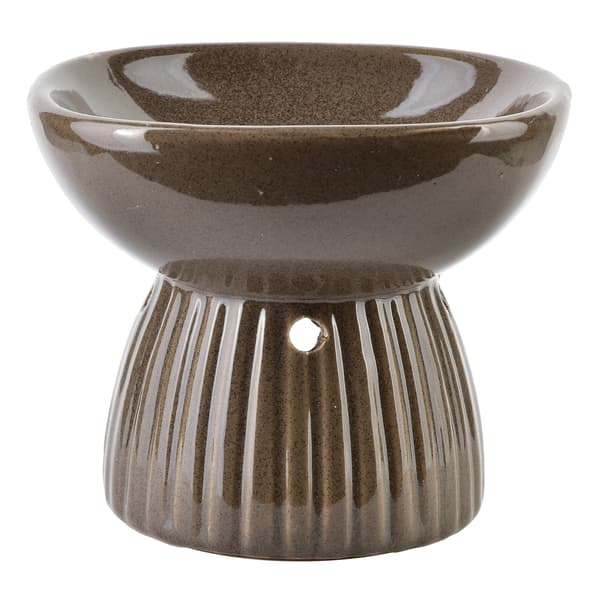 Stilfuld brun keramisk aroma diffuser lampe, der måler 12 x 8,5 x 10 cm.