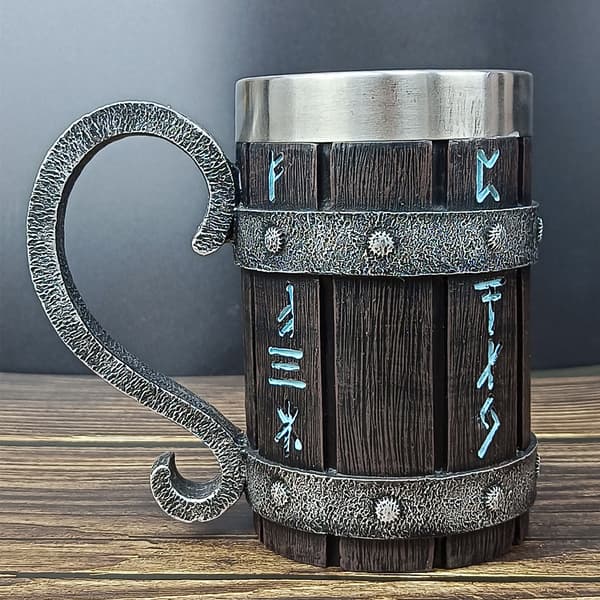 Middelalderen, runer, drikkehorn, 600 ml, 14,3 cm