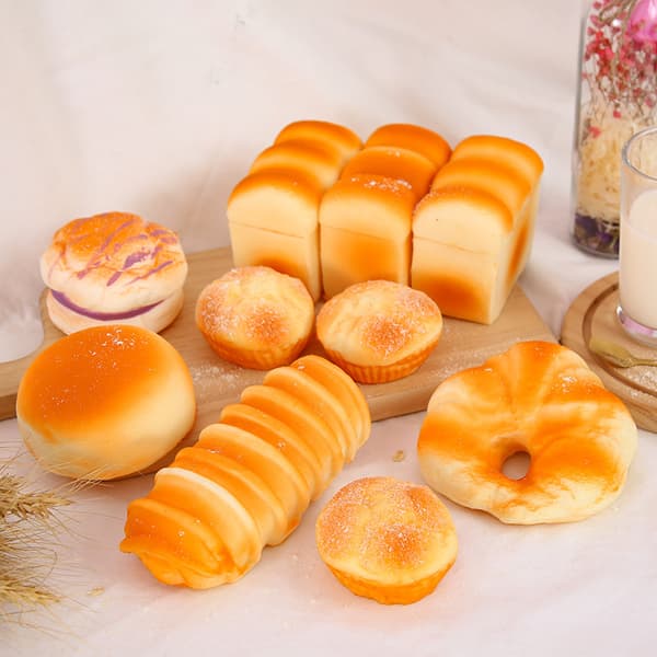 Sæt med 5 realistiske brødformede stresslegetøj, bløde og langsomt tilbagevendende klemmelegetøj, baguette-formede ornamenter.