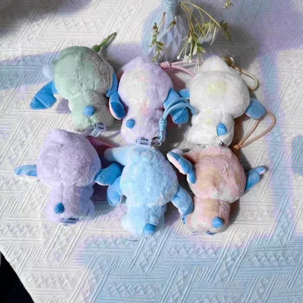 Uusi 2025 Stitch Macaron Monster -avaimenperä, jännittävä Monster Macarons -vinyylikasvopehmusteavaimenperä Stitch Färg Slumpmässig