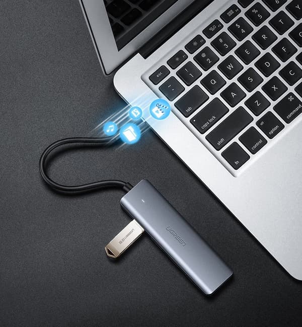 Ugreen USB Typ C-hubb - 4x USB 3.2 Gen 1 med USB-C strömport grå