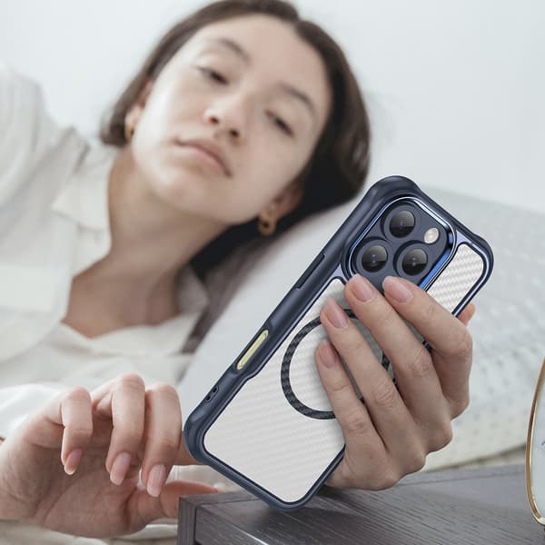 Ledande MagSafe Silikonskal för iPhone 16 Pro - Blå