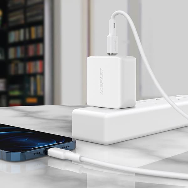 Acefast MFI USB-C till Lightning-kabel 1/2m/ 30W/ 3A svart (C2-0