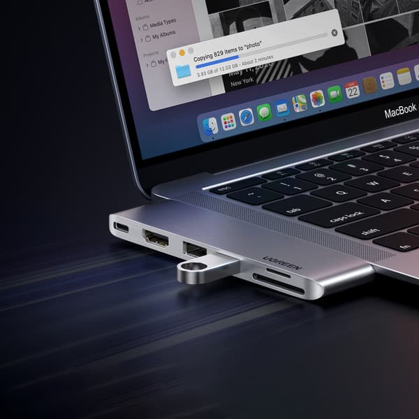 Ugreen CM380 HUB - 2xUSB C till HDMI / 2xUSB 3.0 / SDTF / USB C