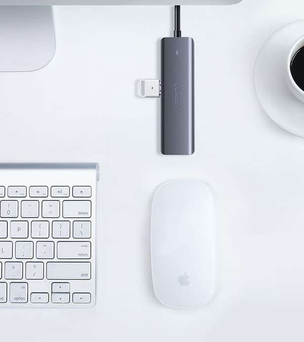 Ugreen USB Typ C-hubb - 4x USB 3.2 Gen 1 med USB-C strömport grå