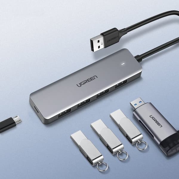 Ugreen USB Hub med 4x USB 3.2 Gen 1 och micro USB-strömport/ Grå