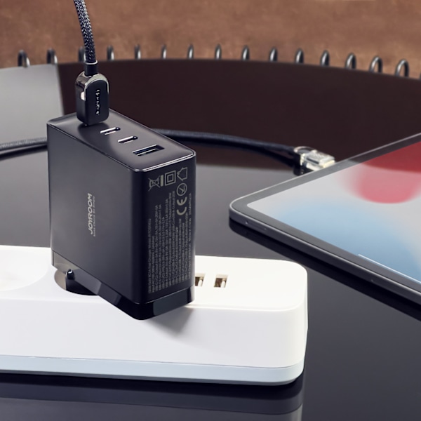 Joyroom JR-TCG04EU Svart GaN Laddare 100W 3x USB-C USB-A + USB-C