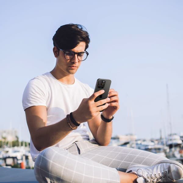 Spigen Optik Pro GLAS.TR ”EZ FIT” 2-PACK Kameraskydd för iPhone