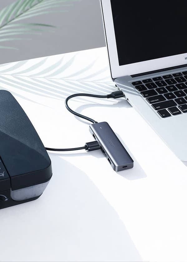 Ugreen USB Typ C-hubb - 4x USB 3.2 Gen 1 med USB-C strömport grå