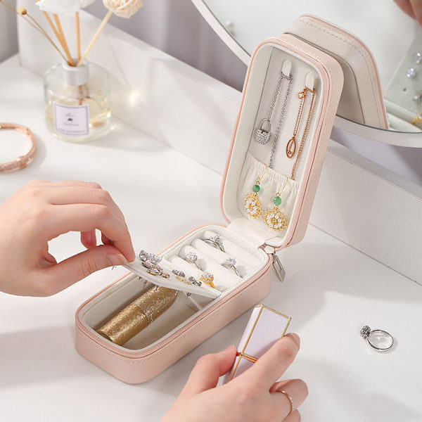 Liten smyckesreseväska, PU-läder Bärbar Mini Smyckesorganisationslåda för Halsband Ringar Örhängen Klocka, Den bästa presenten till din älskade