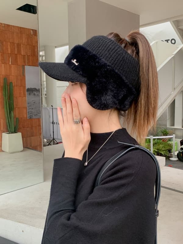 Varm hul topp hestehale strikket baseballcaps, svart
