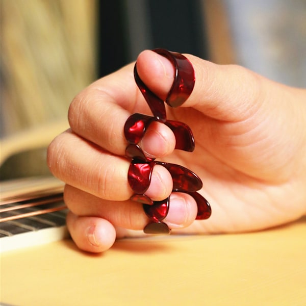 ##/32 stycken tum- och fingerplock, medelstora, platta och vinklade, celluloid, för gitarr##/