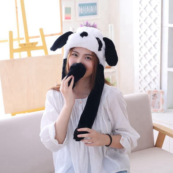 Söpö panda-hattu liikkuvilla korvilla