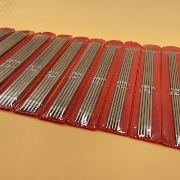 Dubbla stickor för stickning, 20 cm korta metallstickor