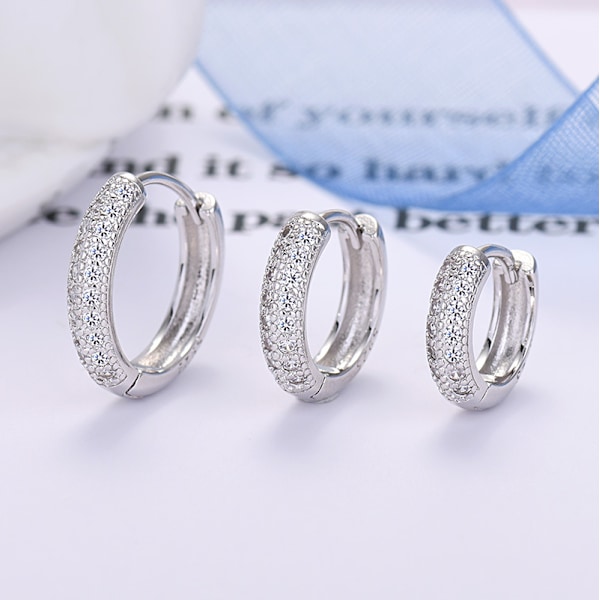 Små Högkvalitativa Högpolerade Örhängen i 925 Sterling Silver för Kvinnor