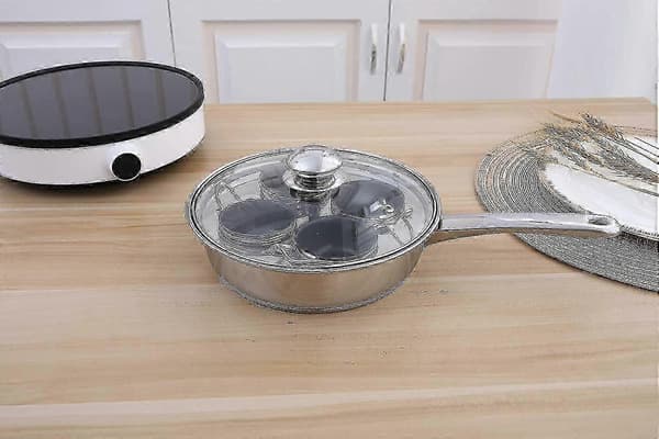 Äggkokare med 4 Koppar - Äggkokare i Rostfritt Stål för Pocherade Ägg - Induktionshäll Äggkokare Set med 4 Nonstick Stora Silikon Äggkokare Koppar