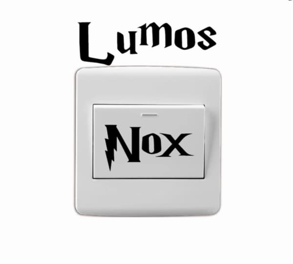 Lumos Nox (Lys/Mørk) Lysbryterklistremerke Vinyl Dekal Barn Ro