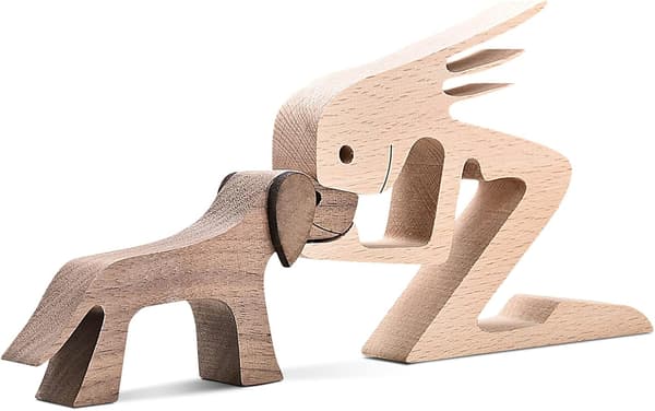 Trehunden Gave til Hundeeier, Treutskjæring Hund, Hundestatue Tre