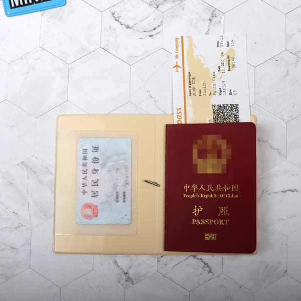1x Passportskydd - PVC och Plast