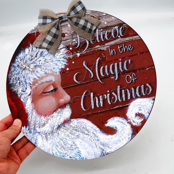 Hängande skylt i trä med jultomte - med rosett, festlig heminredning, trä