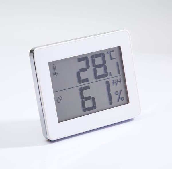 Hvidt digitalt display elektronisk temperatur- og fugtighedsmåler