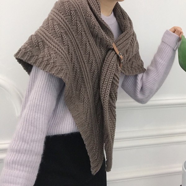 Koreansk version ihålig läderspänne stor triangulär kappa solid