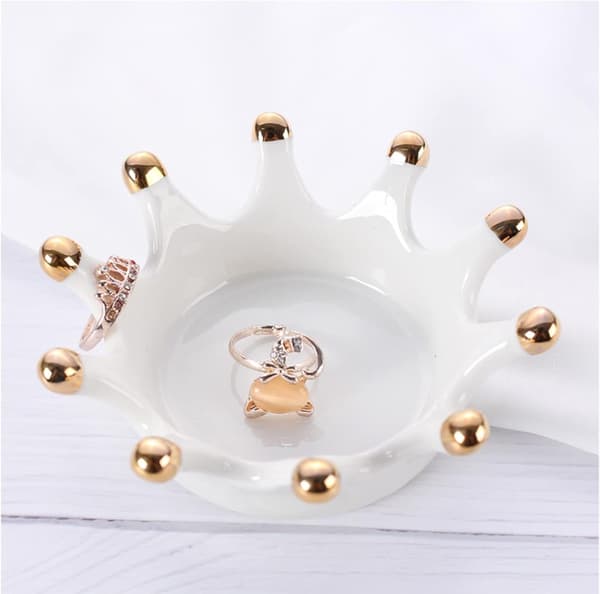 Keramiikkakoruasti, kruunu sormuspidike koruille