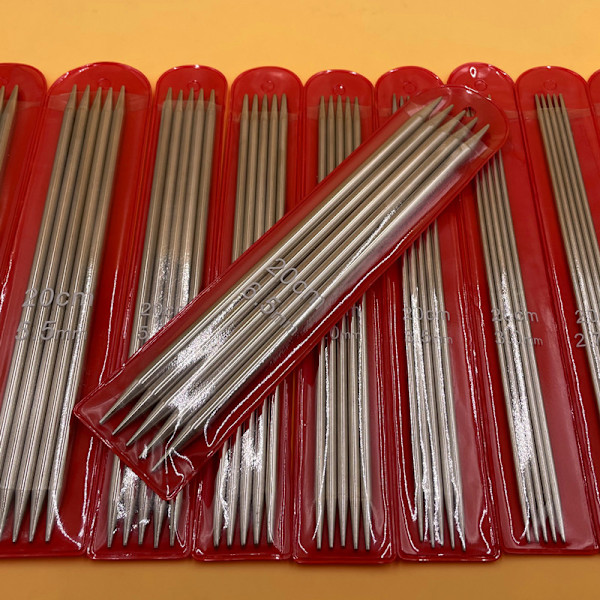 Dubbla stickor för stickning, 20 cm korta metallstickor
