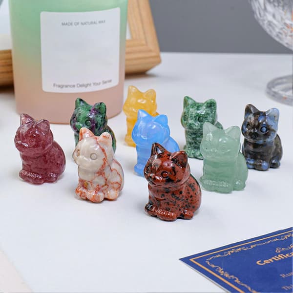 JiKaiX Faux Krystal Kat Statue Bedårende Udseende Rig Farve Mini Størrelse Lykkekat Figur Skrivebords Ornament E