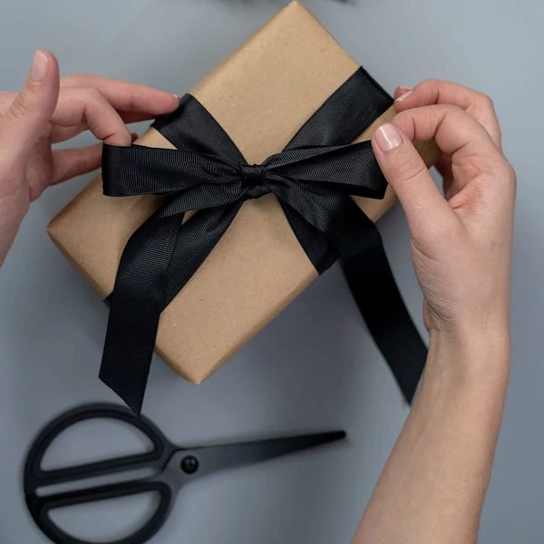 22M 2cm bred satinband för jul, bröllop och födelsedagspresenter