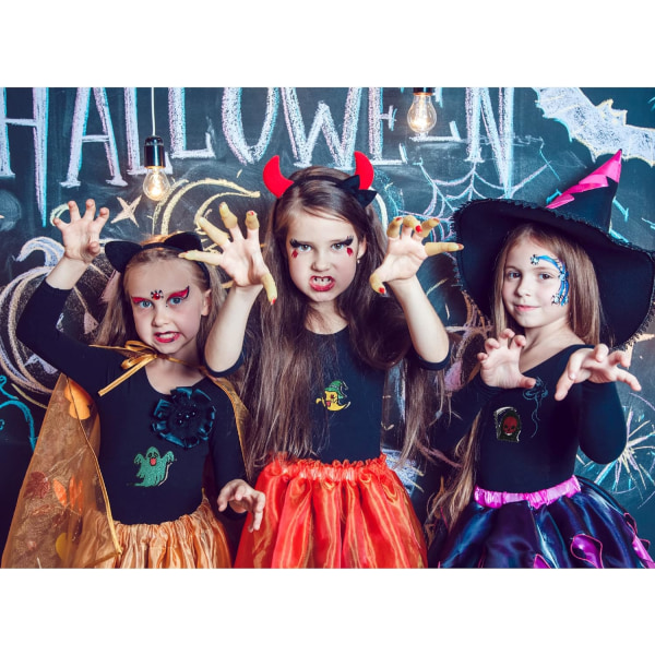 Set med 16 Halloween-inspirerade broderade strykjärnslappar - Blandade