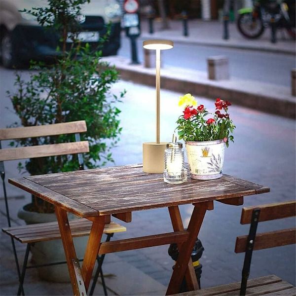 Langaton LED-pöytälamppu, USB-lataus pöytälamppu, sängynpäälamppu 2 L