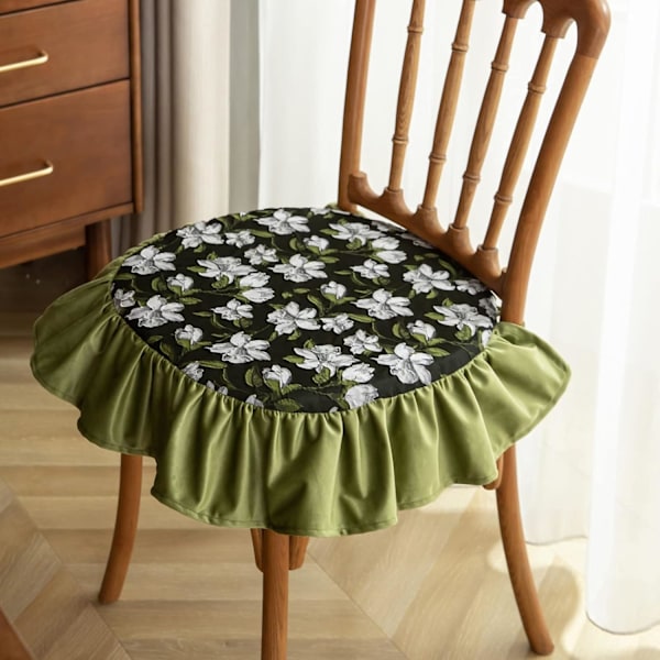 Ljusgrön stolsdyna med vintage-tryckt spets